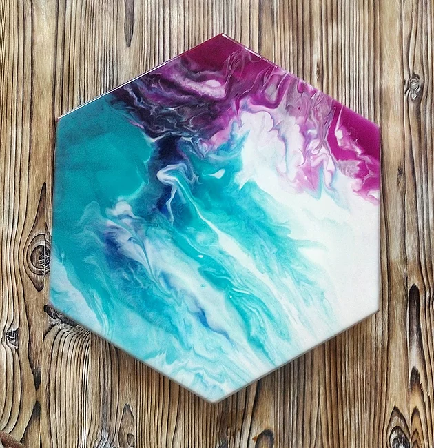 конечный вариант рисунка эпоксидной смолой